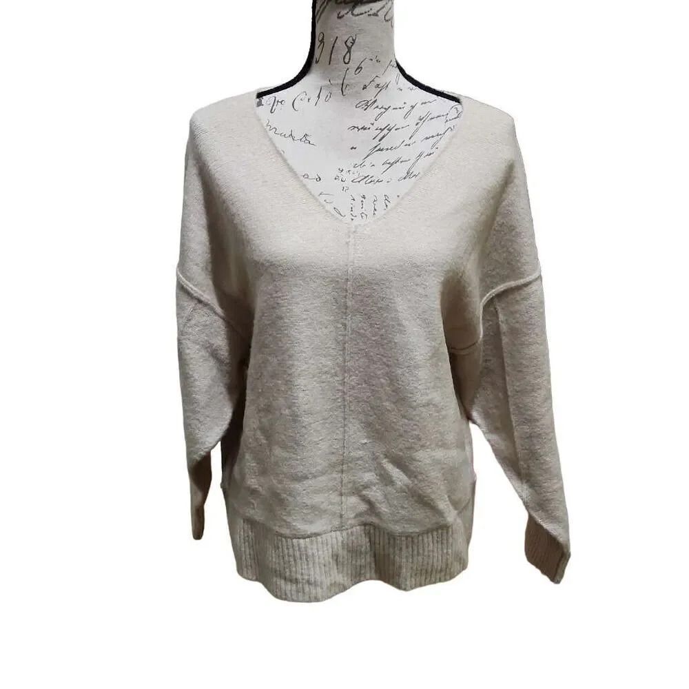 Vintage Havana Ladies Size Small Cream Laney Sweater